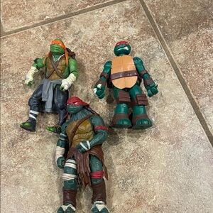 Hasbro TMNT Action Figures - Green and Brown